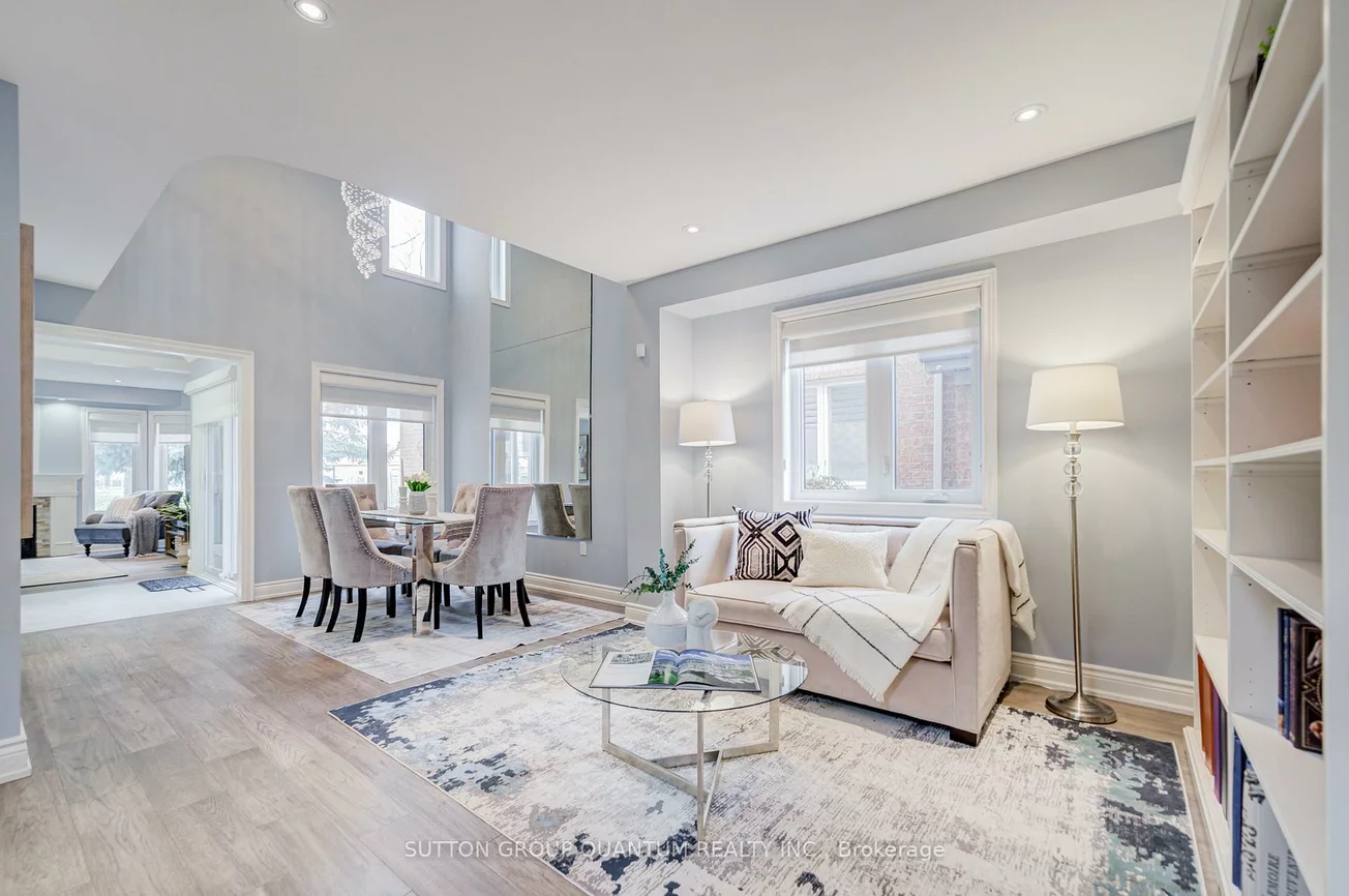 2829, Cartwright, Central Erin Mills, Mississauga