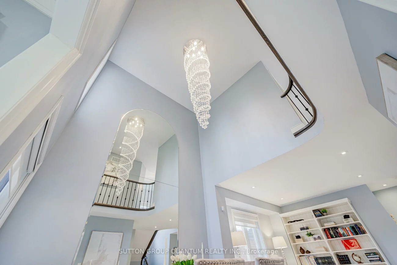 2829, Cartwright, Central Erin Mills, Mississauga