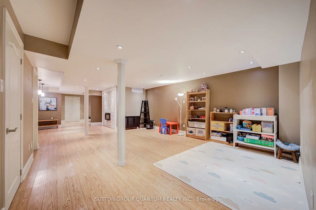 2829, Cartwright, Central Erin Mills, Mississauga