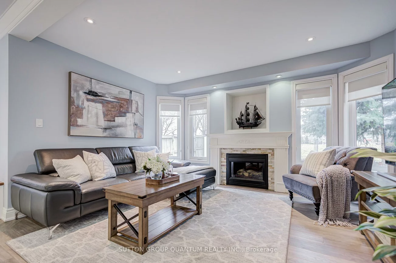 2829, Cartwright, Central Erin Mills, Mississauga