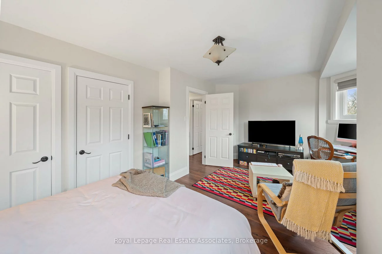 4516, Gullfoot, Hurontario, Mississauga