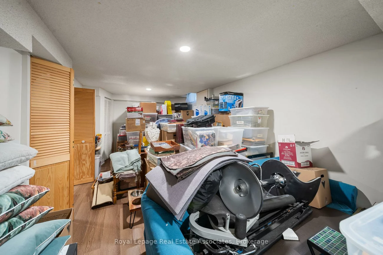 4516, Gullfoot, Hurontario, Mississauga