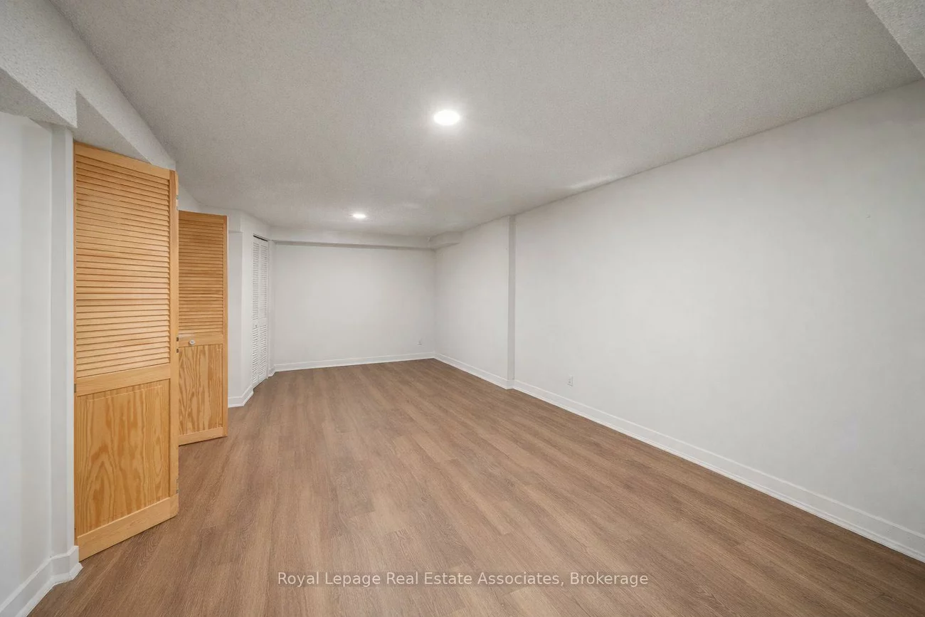 4516, Gullfoot, Hurontario, Mississauga