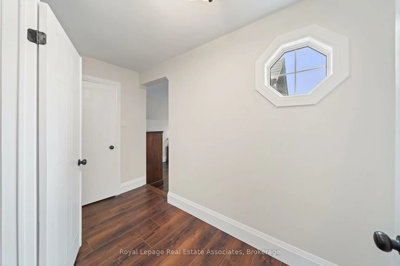 4516, Gullfoot, Hurontario, Mississauga