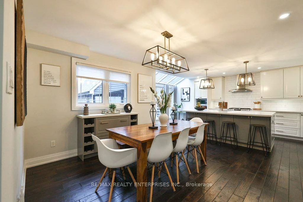 1106, Kos, Lorne Park, Mississauga