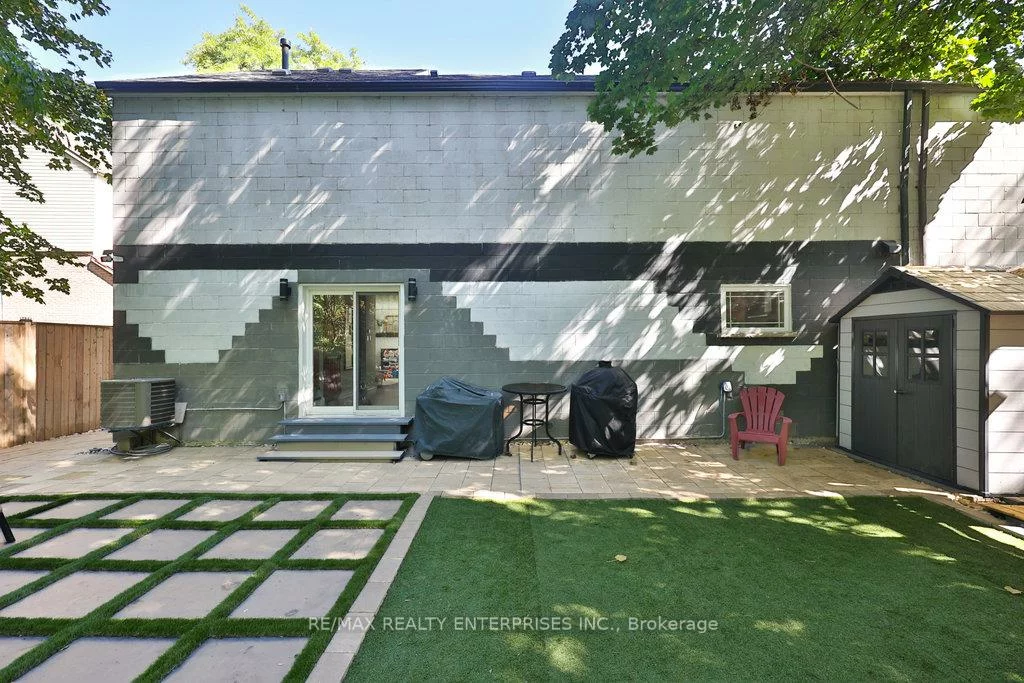 1106, Kos, Lorne Park, Mississauga