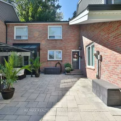 1106, Kos, Lorne Park, Mississauga