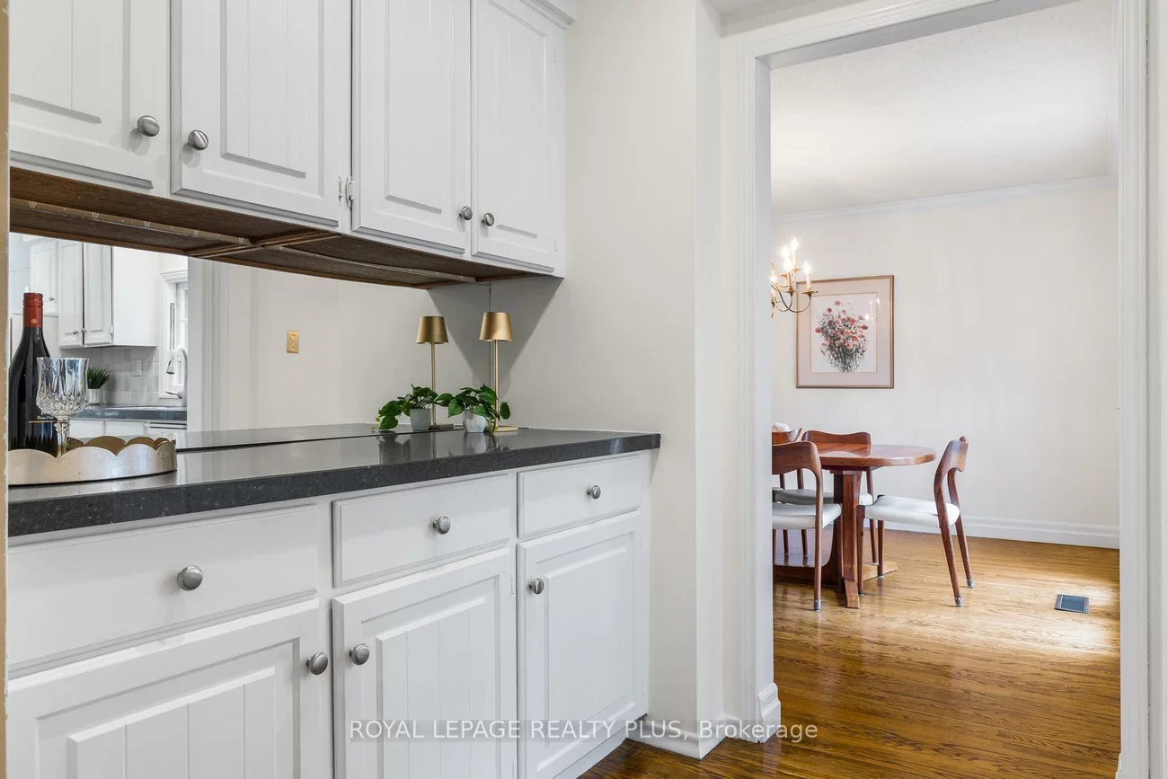 1852, Sherwood Forrest, Sheridan, Mississauga