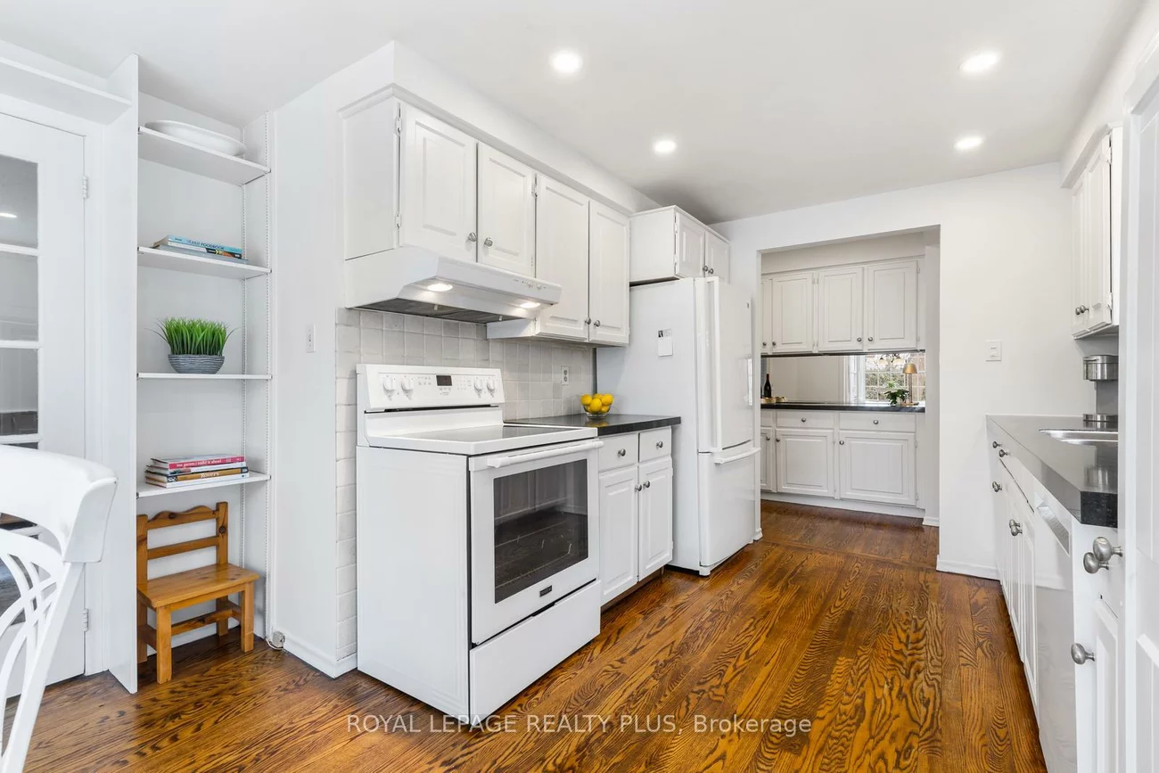 1852, Sherwood Forrest, Sheridan, Mississauga