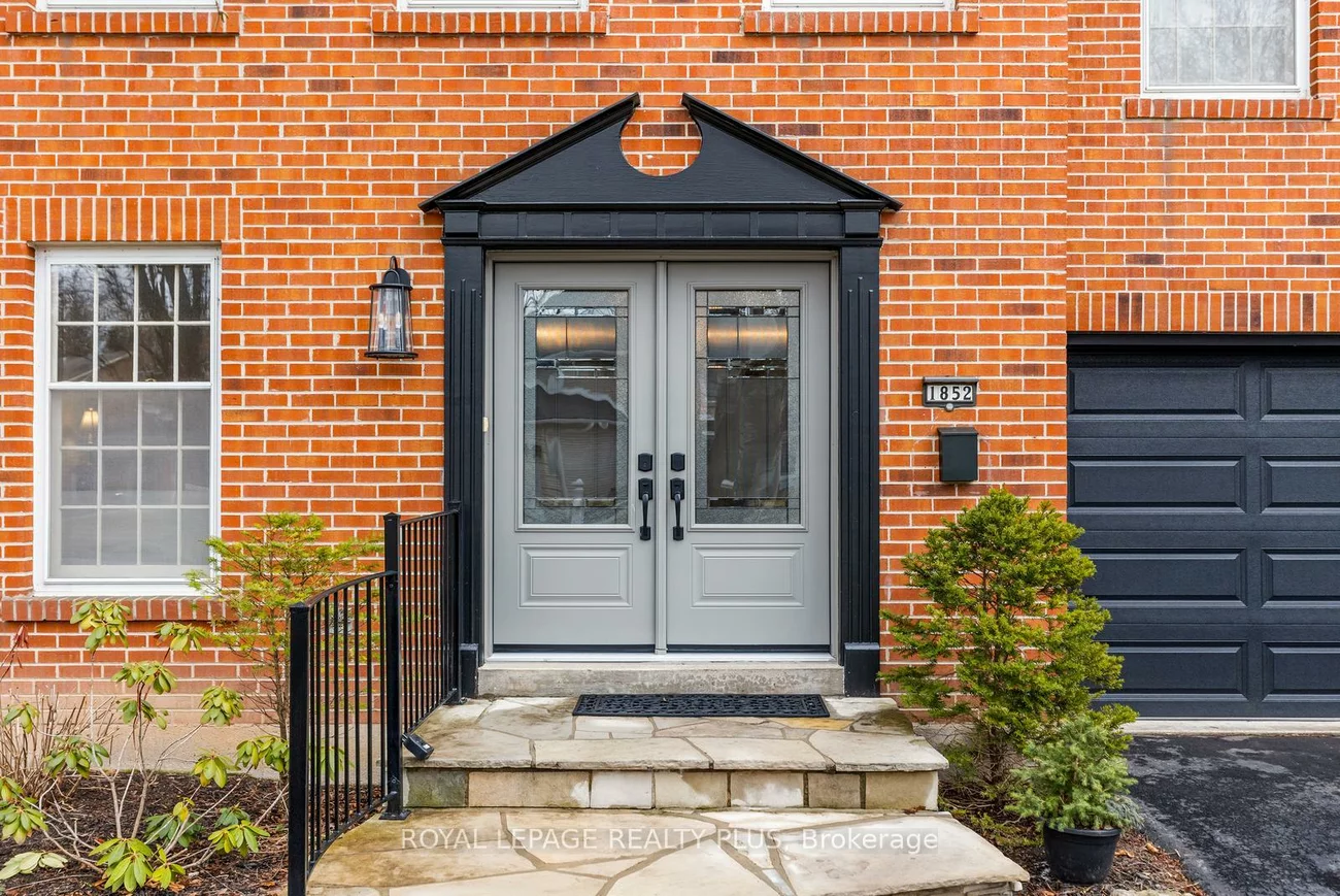 1852, Sherwood Forrest, Sheridan, Mississauga