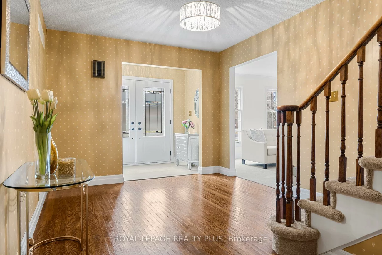 1852, Sherwood Forrest, Sheridan, Mississauga