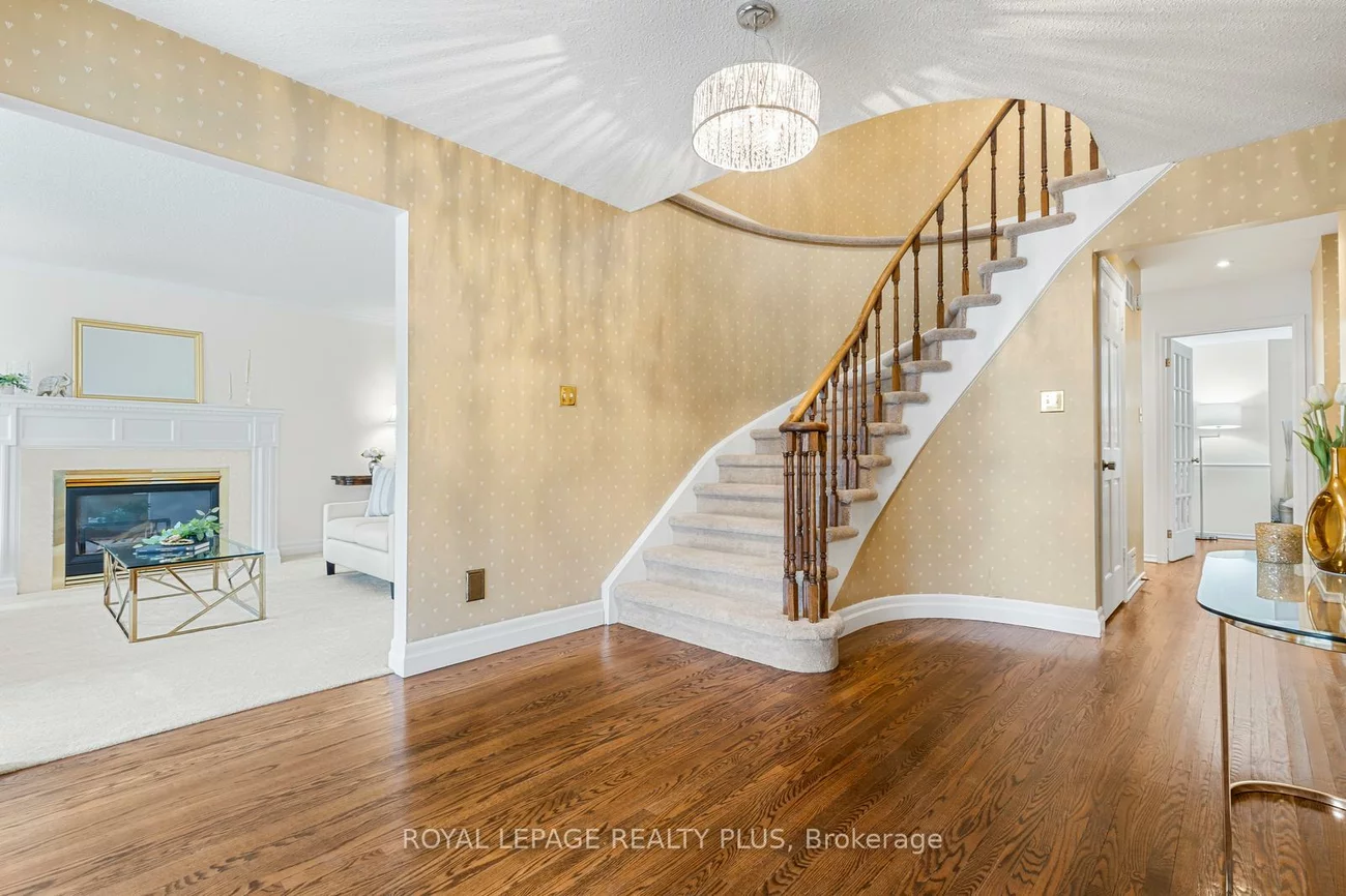 1852, Sherwood Forrest, Sheridan, Mississauga