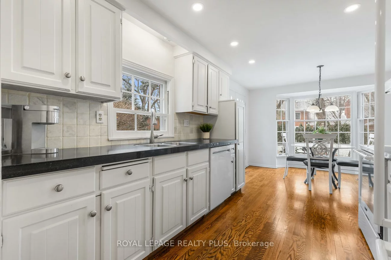 1852, Sherwood Forrest, Sheridan, Mississauga