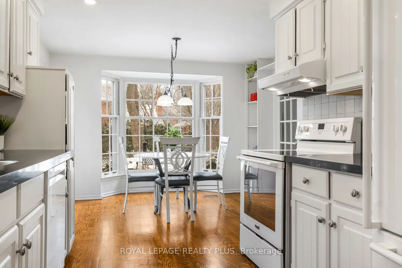 1852, Sherwood Forrest, Sheridan, Mississauga