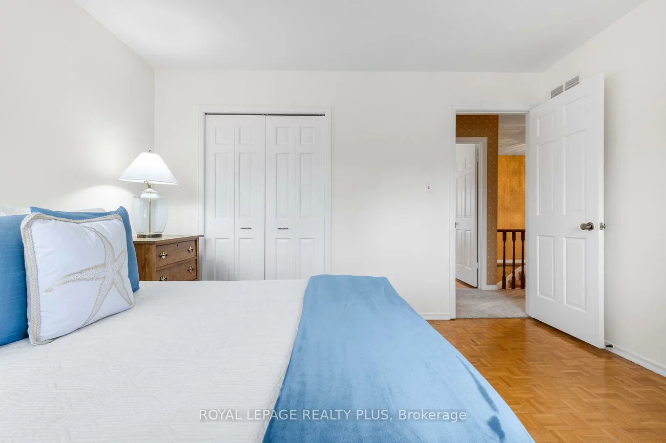 1852, Sherwood Forrest, Sheridan, Mississauga