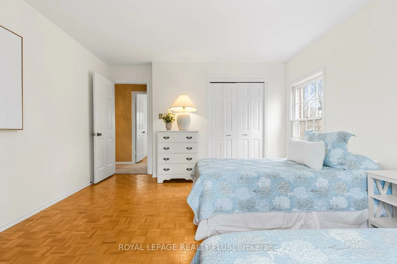 1852, Sherwood Forrest, Sheridan, Mississauga