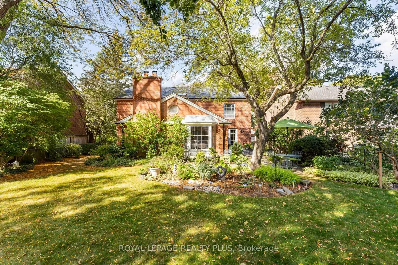 1852, Sherwood Forrest, Sheridan, Mississauga