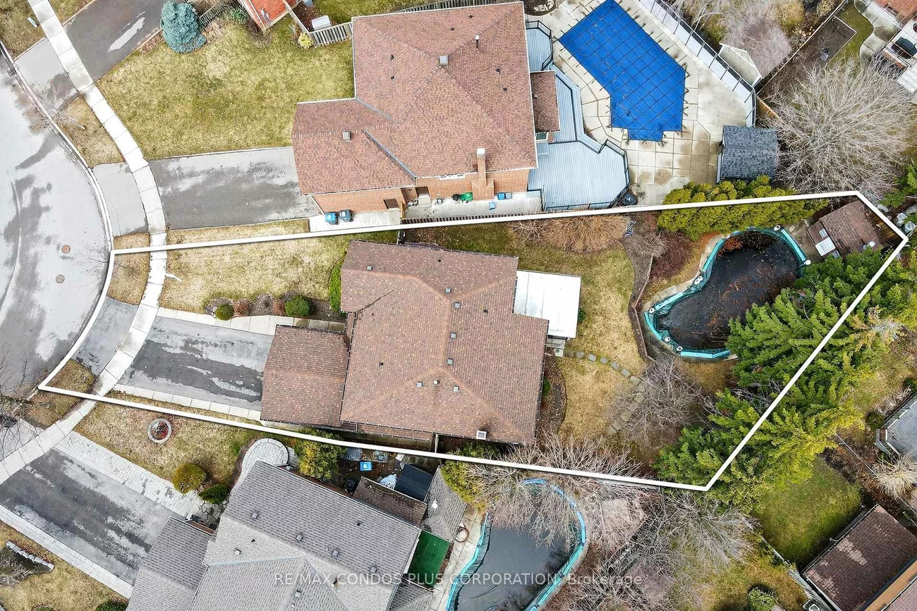 1562, Lovelady, Rathwood, Mississauga