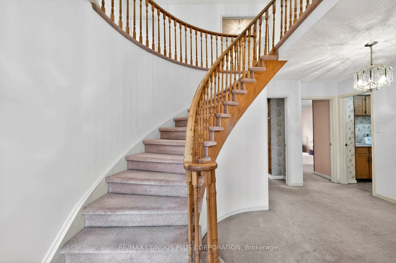 1562, Lovelady, Rathwood, Mississauga