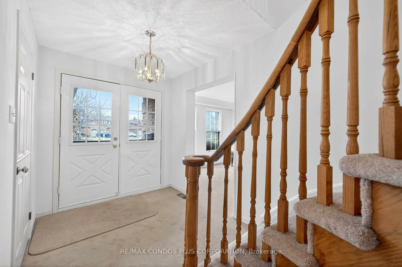 1562, Lovelady, Rathwood, Mississauga