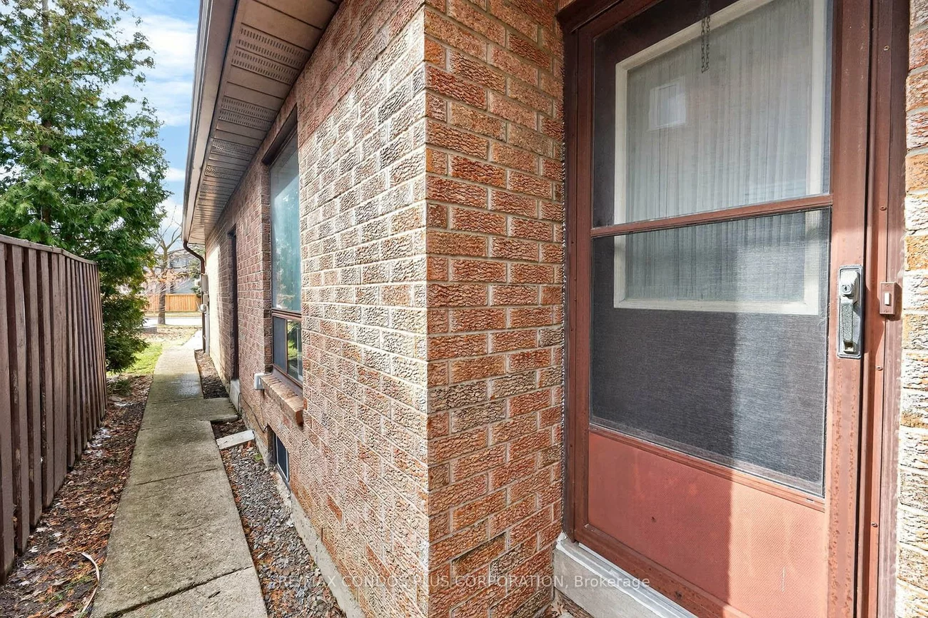 1562, Lovelady, Rathwood, Mississauga