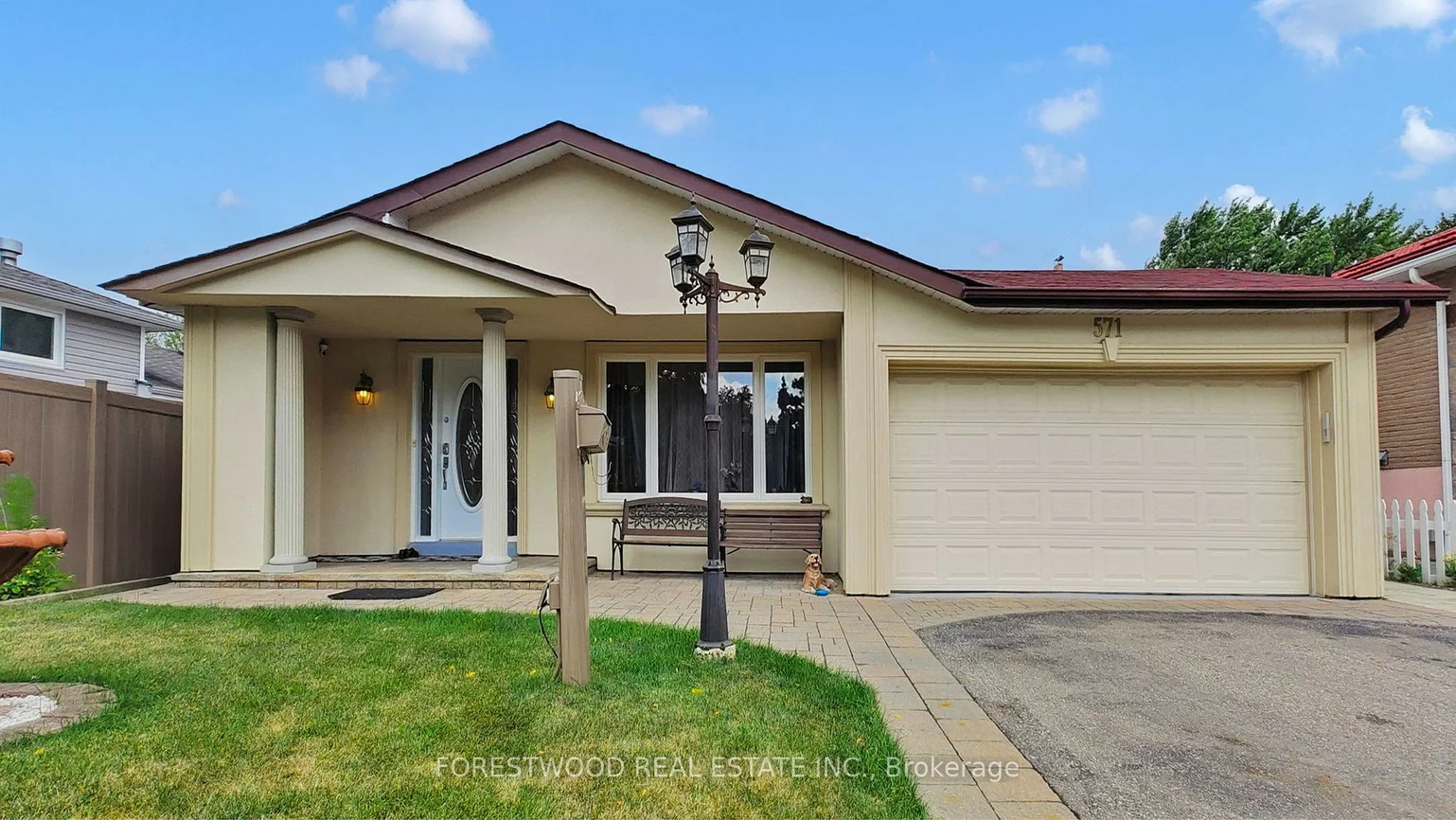 571, Silver Creek, Mississauga Valleys, Mississauga