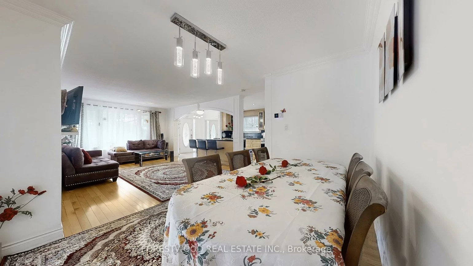 571, Silver Creek, Mississauga Valleys, Mississauga