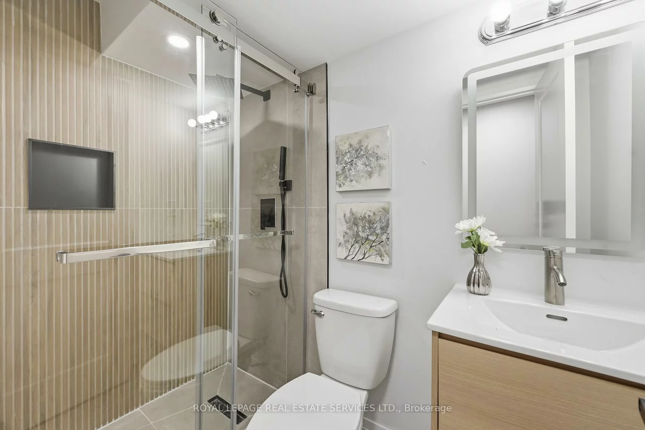 1332, Quinpool, Creditview, Mississauga