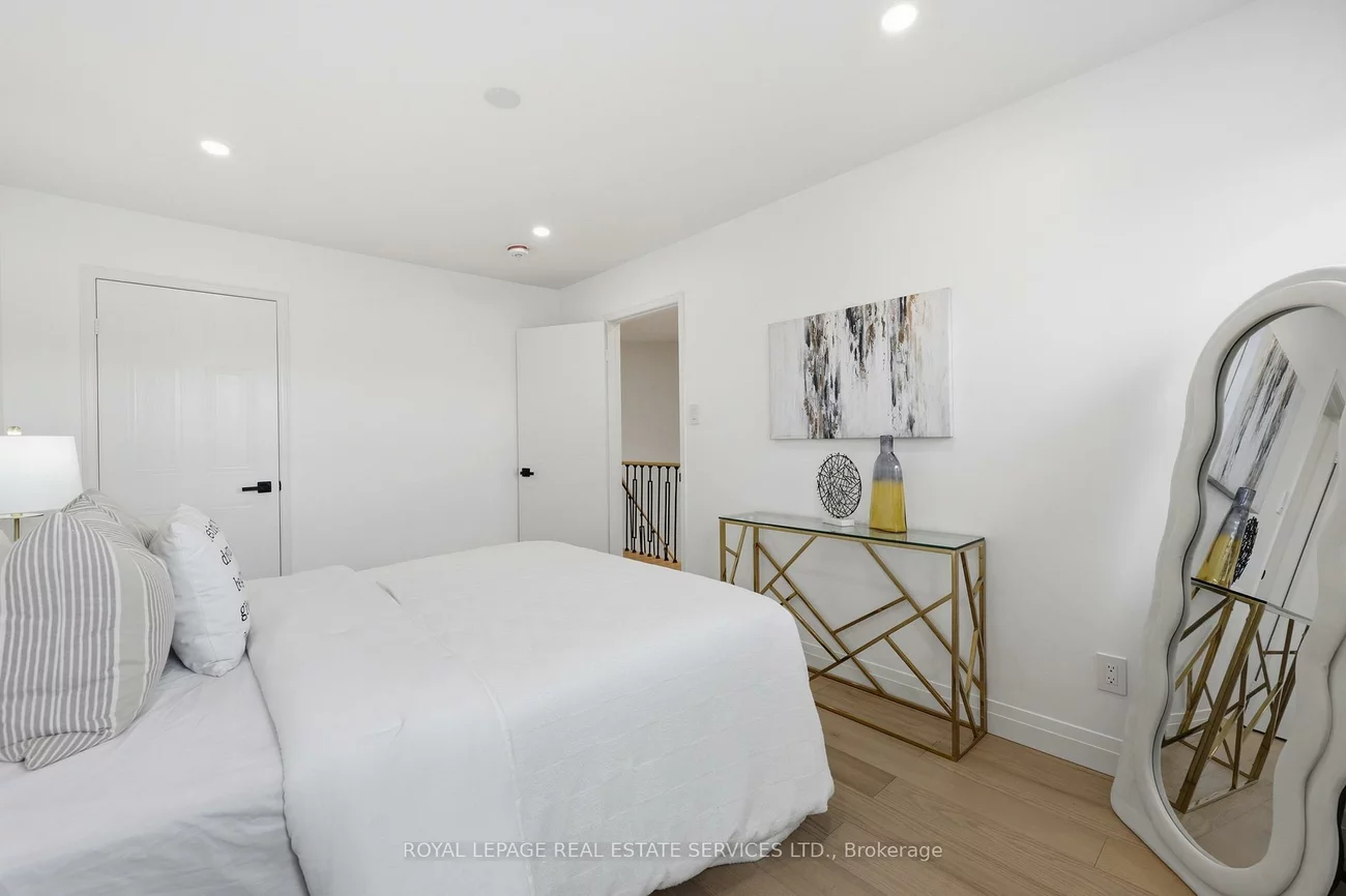 1332, Quinpool, Creditview, Mississauga