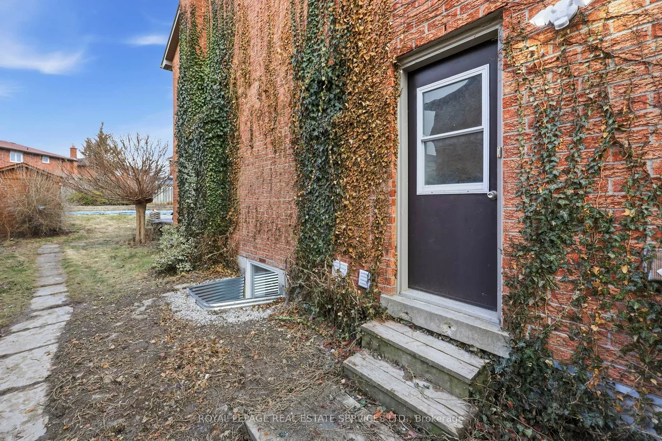 1332, Quinpool, Creditview, Mississauga