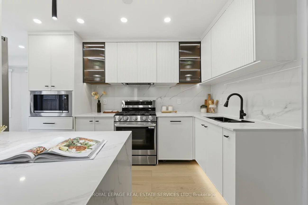 1332, Quinpool, Creditview, Mississauga