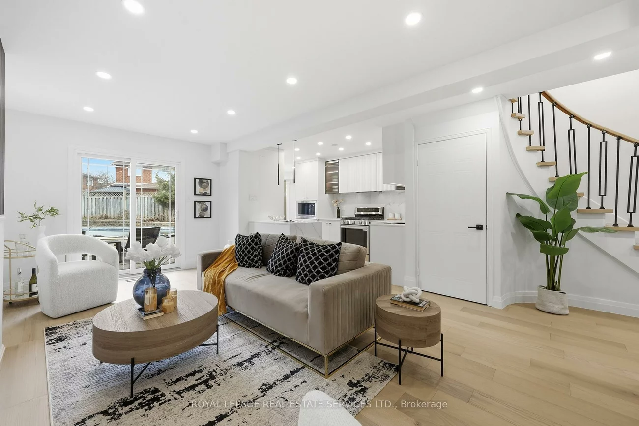 1332, Quinpool, Creditview, Mississauga