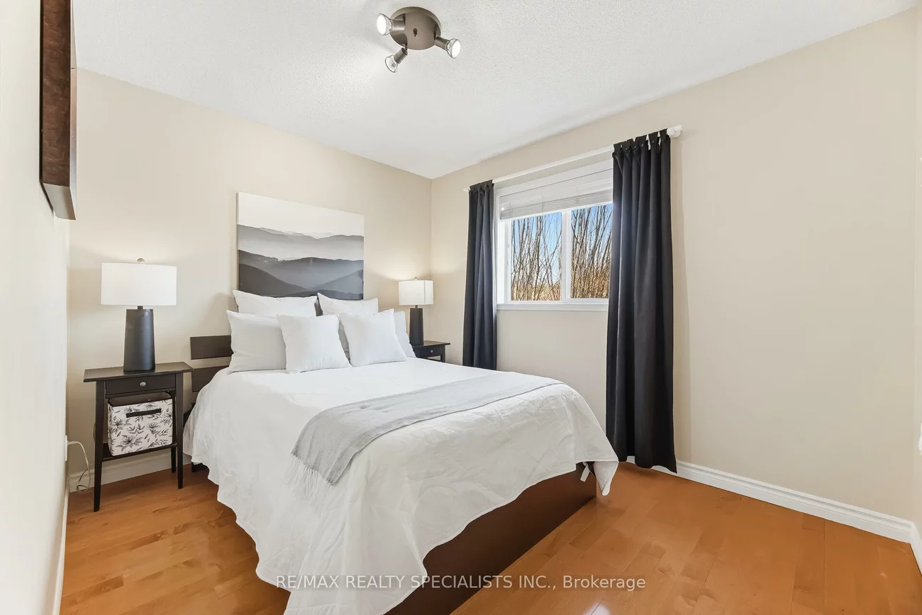 1169, Barnswallow, East Credit, Mississauga