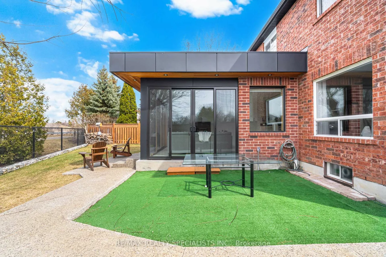 1169, Barnswallow, East Credit, Mississauga