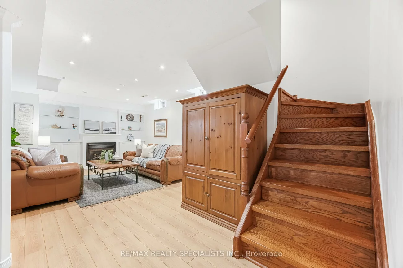 1169, Barnswallow, East Credit, Mississauga