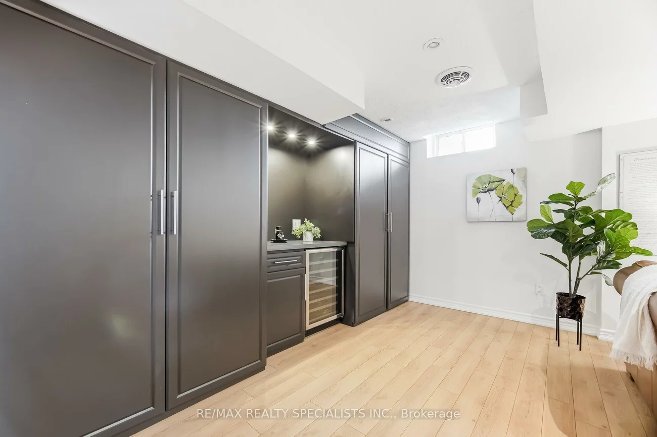 1169, Barnswallow, East Credit, Mississauga