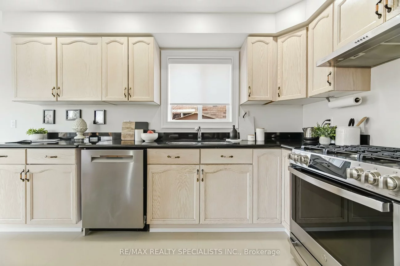 1169, Barnswallow, East Credit, Mississauga