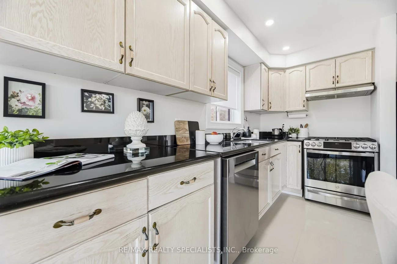 1169, Barnswallow, East Credit, Mississauga