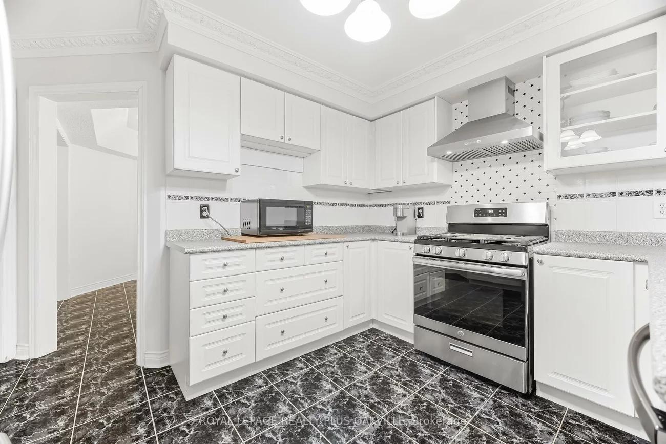 3395, Trelawny, Lisgar, Mississauga