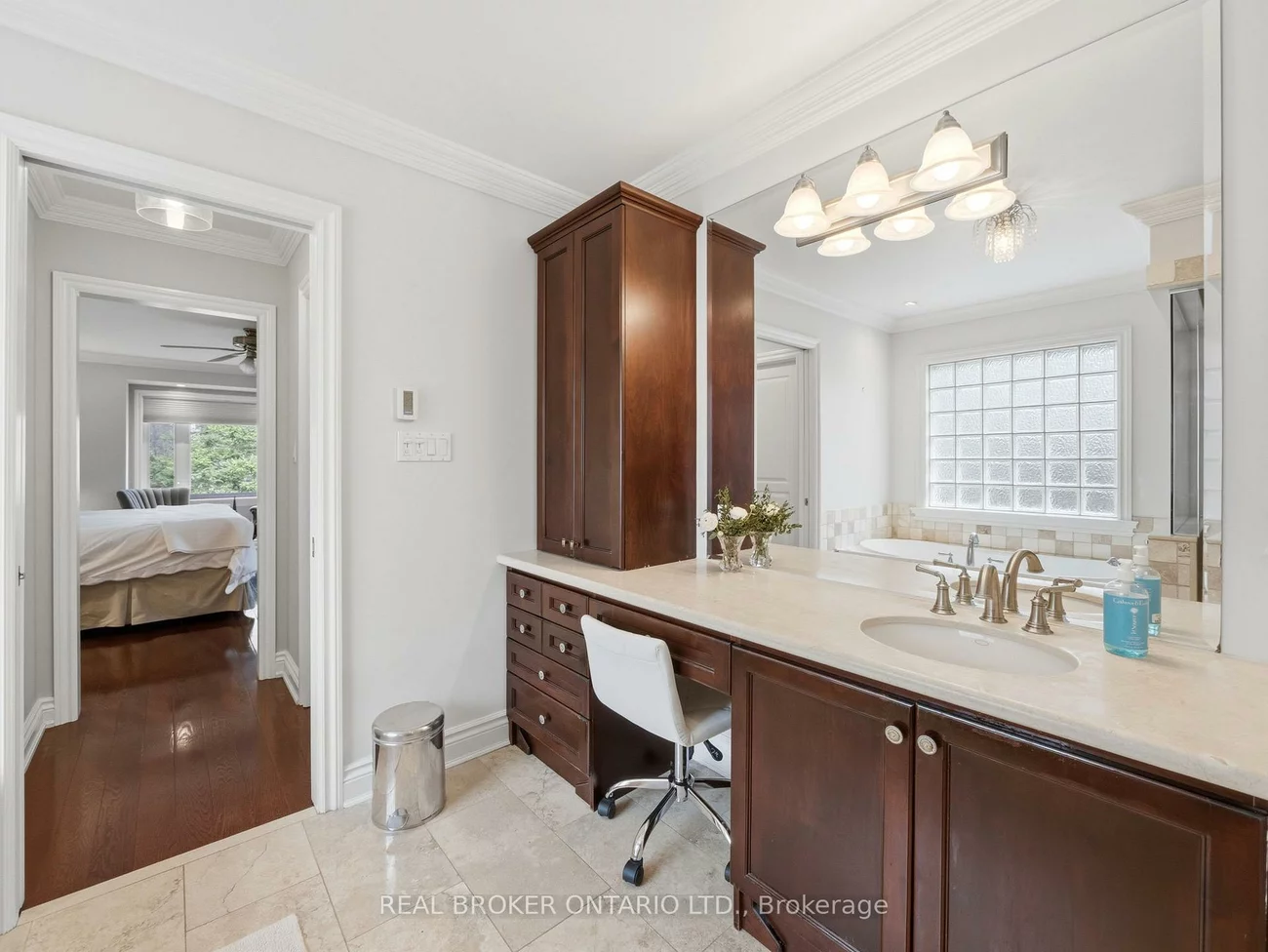 929, Parkland, Clarkson, Mississauga