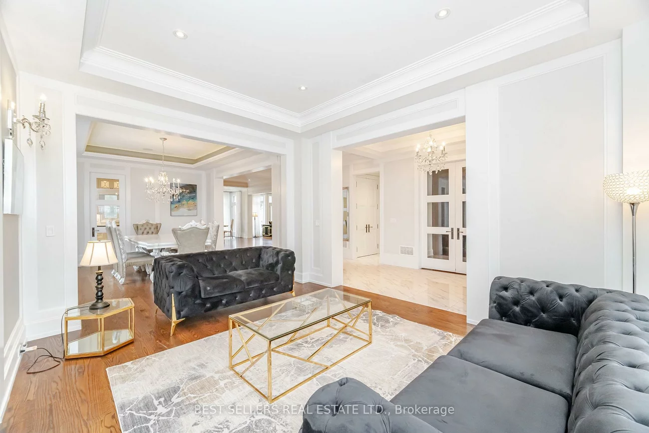 898, Parkland Ave, Clarkson, Mississauga