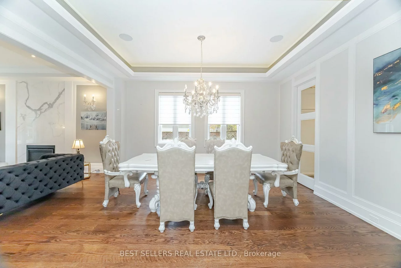 898, Parkland Ave, Clarkson, Mississauga