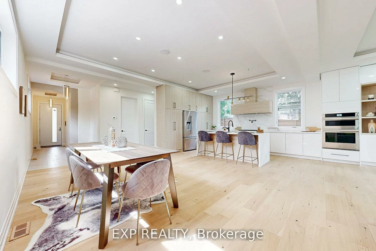 768, Montbeck, Lakeview, Mississauga