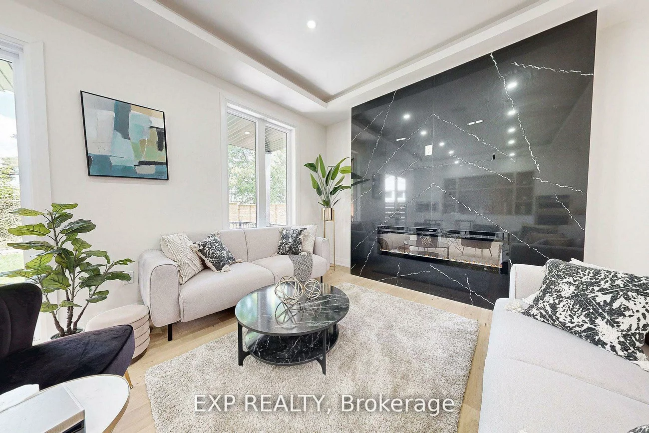 768, Montbeck, Lakeview, Mississauga