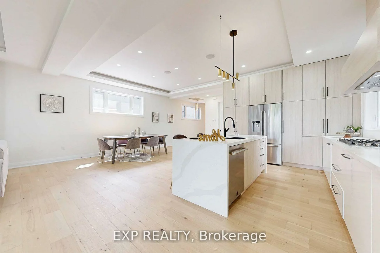 768, Montbeck, Lakeview, Mississauga