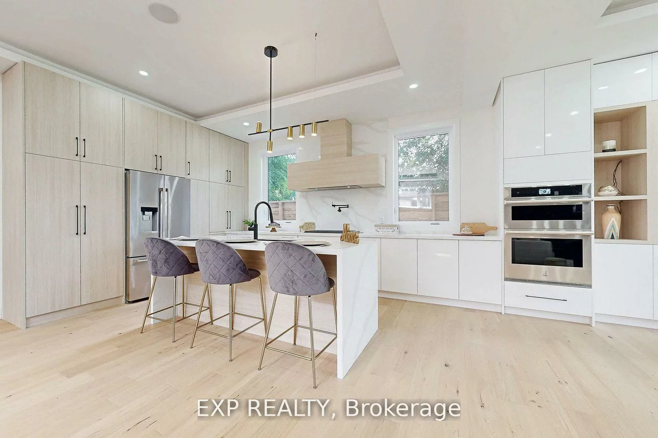 768, Montbeck, Lakeview, Mississauga