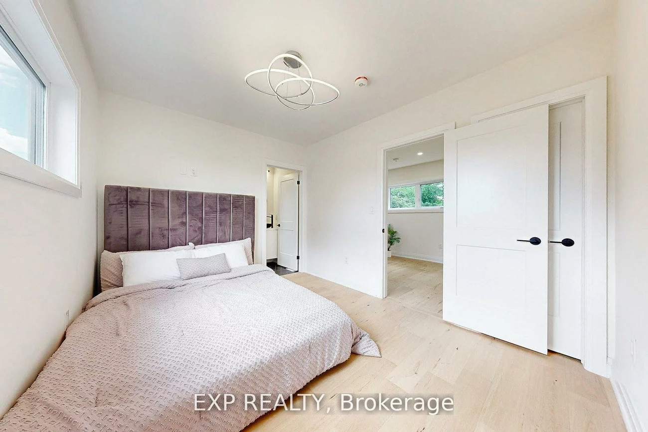 768, Montbeck, Lakeview, Mississauga