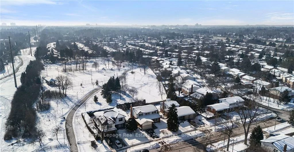 1550, Woodeden, Lorne Park, Mississauga