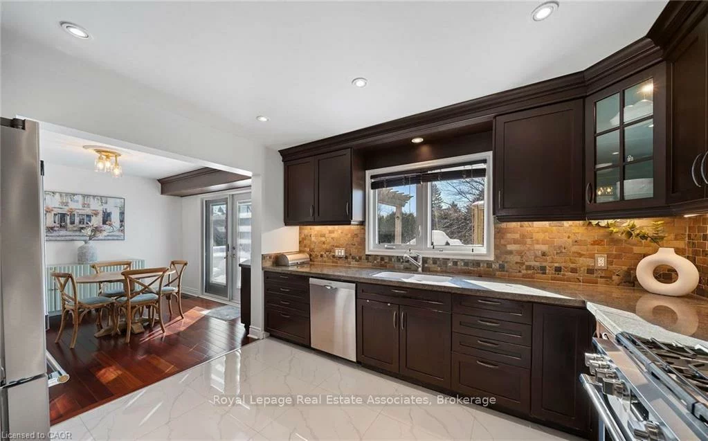 1550, Woodeden, Lorne Park, Mississauga