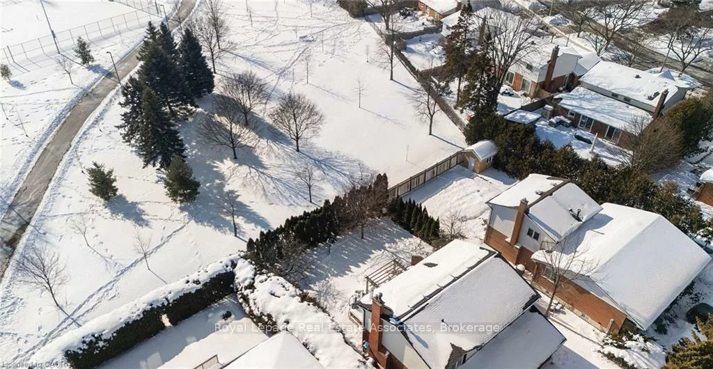 1550, Woodeden, Lorne Park, Mississauga